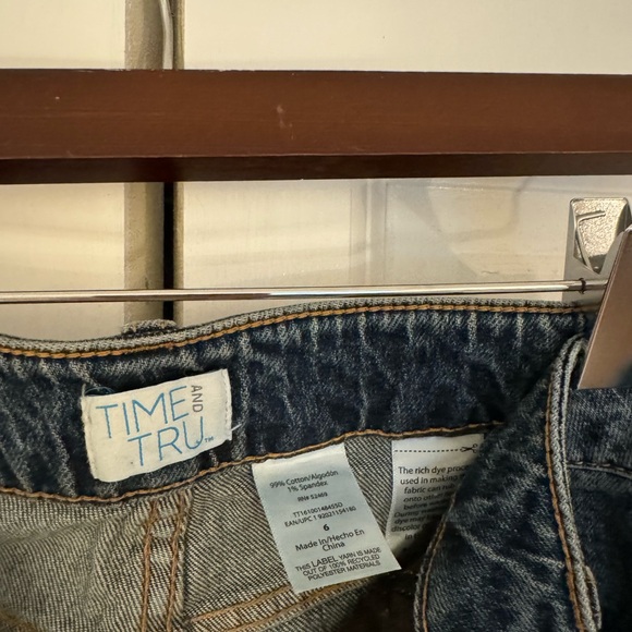 High Rise Barrel Cropped Jeans - Picture 6 of 8